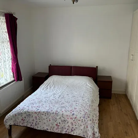 Spacious 2 Bedroom House With Garden London Exterior photo